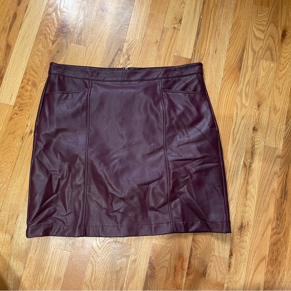Skirt - Picture 4 of 4